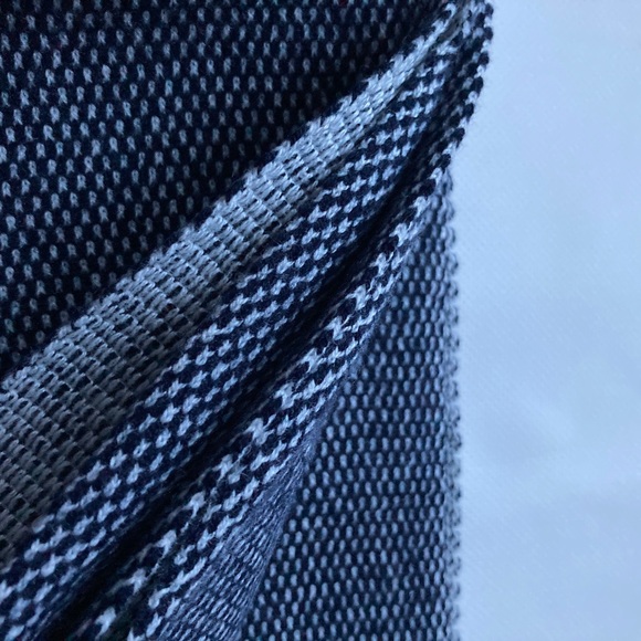 Chanel 100% cashmere scarf - Picture 6 of 8